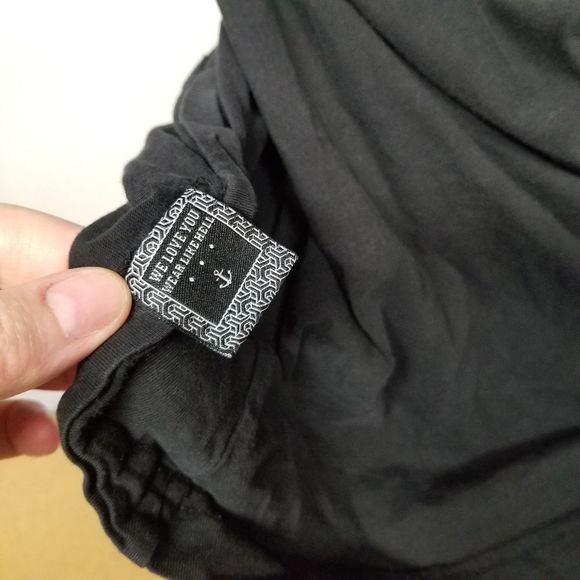 Abondon ship mens medium M black mallgoth short sleeve top
For reference:
Model - Picture 8 of 8